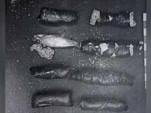 В аэропорту Якутска задержан мужчина, пытавшийся вывезти полкилограмма золота в ручке чемодана