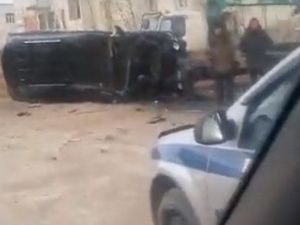 Видеофакт: в Якутске перевернулся "Лексус"