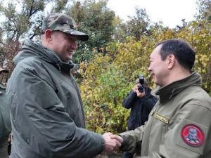 Глава Якутии проверил ход ремонтно-восстановительных работ в подшефном городе Докучаевске в ДНР