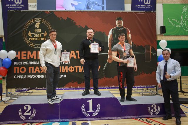 Врио начальника УФСИН Сергей Акимов признан абсолютным победителем Чемпионата Республики Саха (Якутия) по пауэрлифтингу 