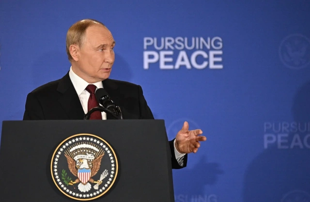 NYT узнала о требовании Путина по русскому языку на саммите с Трампом