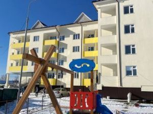 В селе Борогонцы готов к вводу дом для переселенцев из аварийного жилья 