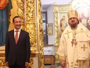 Айсен Николаев принял участие в Рождественской литургии в Преображенском кафедральном соборе