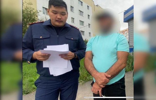 В Якутии предприниматель передал высокопоставленному полицейскому более трех миллионов рублей в виде взяток