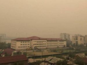 Превышение химвеществ по 5 показателям установлено в пробах воздуха в Якутске 12 августа