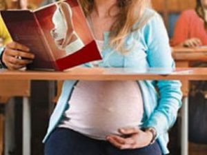 В Якутии школьницу с ребенком из роддома сразу отправили в детский дом