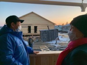 В труднодоступном селе Хахыйах Чурапчинского улуса продолжается строительство двух жилых домов