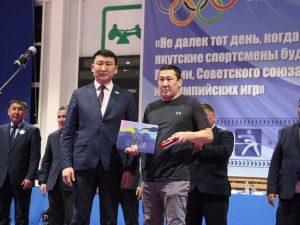 В Усть-Алданском районе дали старт чемпионату Якутии по вольной борьбе памяти Николая Тарского