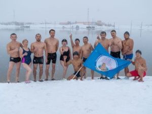 Саха моржи устроят заплыв в ледяной воде на реке Лена