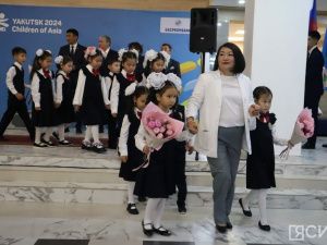 Торжественную линейку провели в Якутской городской национальной гимназии