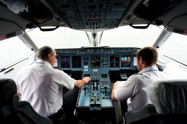 «Я выбрал профессию летать»: Юрий Скицкий рассказал, как проходит день второго пилота