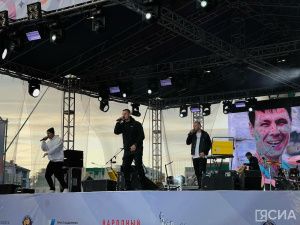 «Своих не бросаем»: грандиозный концерт «Русское лето» прошел в Якутске