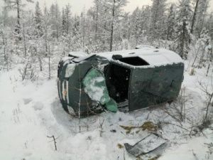 В Ленском районе перевернулся автомобиль. Пострадали два человека