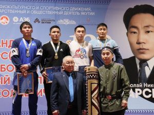 Фоторепортаж. Главные схватки чемпионата Якутии по вольной борьбе