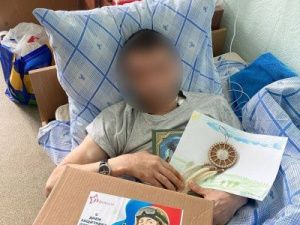 Участники СВО из Якутии, проходящие лечение в госпиталях, получили праздничные наборы
