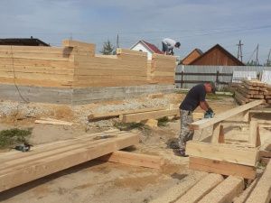 Для будущего дома семьи Моякуновых в Мархе построили первый этаж