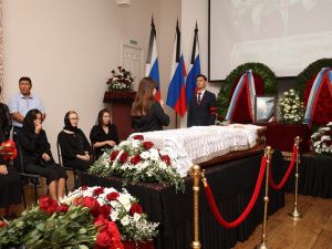 В Москве началась церемония прощания с первым президентом Якутии Михаилом Николаевым