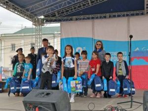 В Якутске завершилась акция «Собери ребенка в школу»