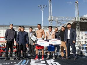 Впервые в Якутске: Бой боксеров-профессионалов на площади