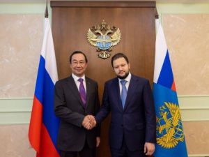 Глава Якутии Айсен Николаев встретился с руководителем Росавиации Дмитрием Ядровым