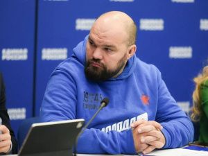 Председатель «Молодой Гвардии Единой России» Антон Демидов поприветствовал участников II Республиканского антифашистского форума