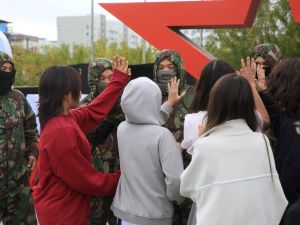 В Якутске полицейские провели патриотическое мероприятие, приуроченное Дню солидарности в борьбе с терроризмом