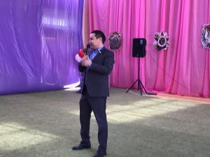 Школьники Губинского округа поздравили ветеранов ВОВ