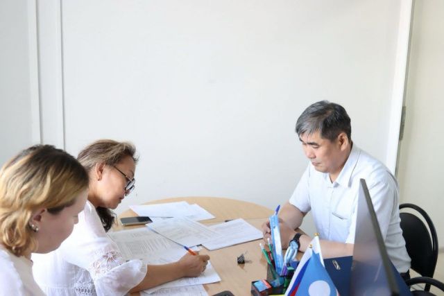 Кандидаты в народные депутаты Госсобрания (Ил Тумэн) начали подавать документы