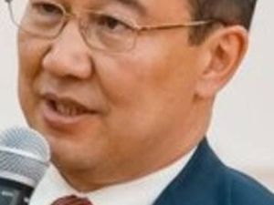 Глава Якутии опроверг информацию о сокращении врачей в республике