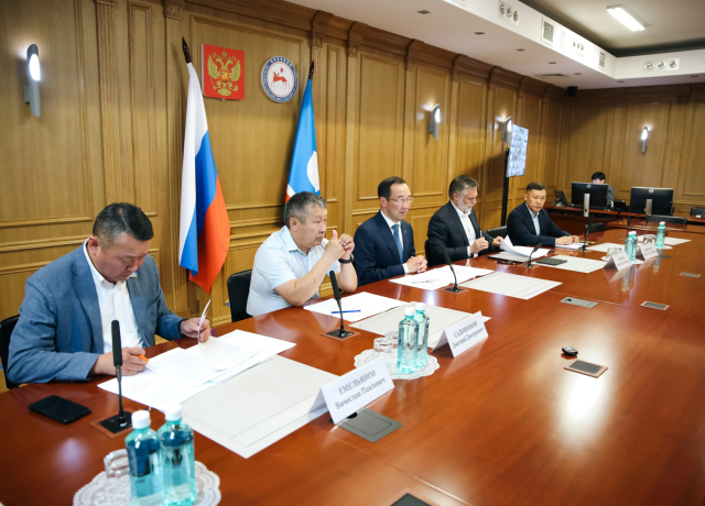 Айсен Николаев проверил подготовку региона к отопительному сезону