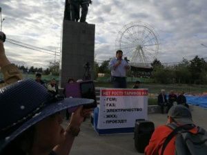 ЭРНСТ БЕРЕЗКИН - ЗА РУЛЕМ! После ДТП со смертельным исходом известного политика даже не лишили прав?