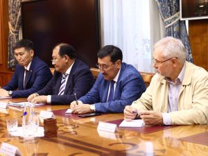 Айсен Николаев обсудил вопросы развития криогенных технологий с ведущими российскими экспертами