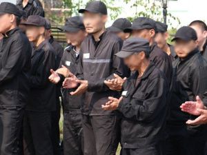 Осужденный певец Сиэйэ Уола выступил на концерте 