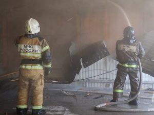 Пожар в частном гараже произошел в Якутске