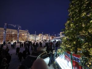 В Якутске состоялась торжественная церемония зажжения первой новогодней елки в стране