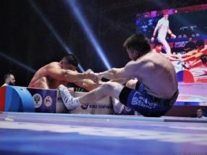 Как отметил ранее Глава Якутии Айсен Николаев, в республике шахматы пользуются особой популярностью, являясь важным фактором интеллектуального и духовного развития народа.     Соревнования пройдут в здании Национального художественного музея. Жители и гос