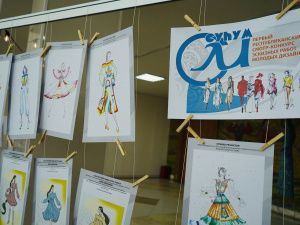 Дом дружбы народов провел смотр-конкурс молодых дизайнеров «Суһум»