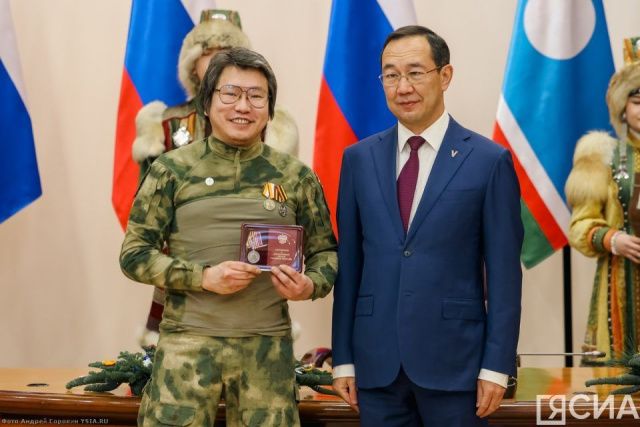 Врача из Якутии, участвовавшего в СВО, наградили медалью «За храбрость»