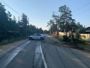 На Сергеляхском шоссе пьяный водитель без прав на «Тойоте» въехал дерево