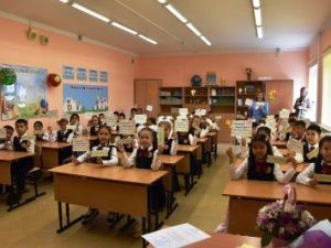 Школьники организовали сбор средств для детей с инвалидностью и нуждающихся в лечении