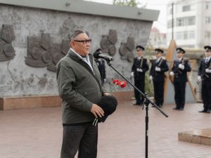 В Якутске возложили цветы в память об окончании Второй мировой войны