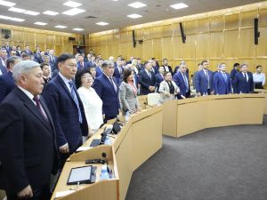 Айсен Николаев открыл первое заседание 7 созыва Госсобрания (Ил Тумэн) Якутии