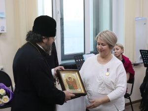 Афанасий Ноев поздравил Наталью Базалеву с 65-летним юбилеем 