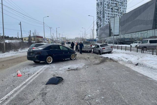 Массовое ДТП произошло в Якутске на Вилюйском тракте
