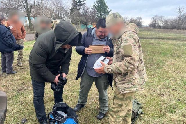 Представители Олекминского района доставили помощь бойцам в зону СВО