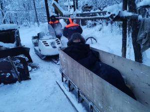 На Колыме спасатели помогли 89-летнему рыбаку с вывихом челюсти