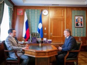Айсен Николаев встретился с главой Усть-Майского района Александром Антипиным