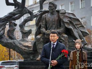 В День государственности Якутии почтили память Алексея Кулаковского