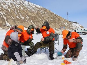 В Якутии прошли соревнования сотрудников УФСИН по зимней рыбалке