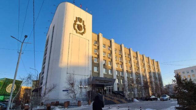 Чиновники мэрии Якутска увольняются, чтобы жить за границей?